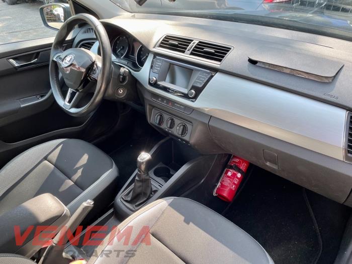Skoda Fabia III Combi 1.0 TSI 12V Samochód złomowany (2018, Metalik, Szary)
