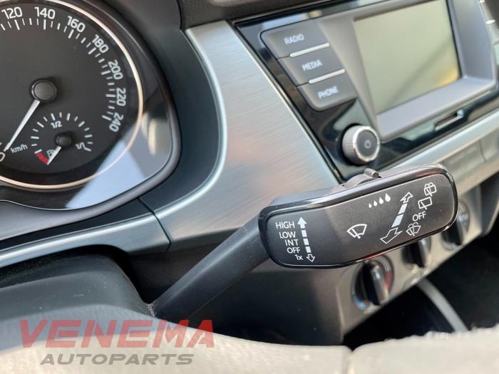 Skoda Fabia III Combi 1.0 TSI 12V Samochód złomowany (2018, Metalik, Szary)