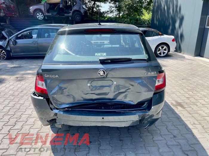 Skoda Fabia III Combi 1.0 TSI 12V Samochód złomowany (2018, Metalik, Szary)