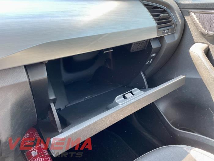 Skoda Fabia III Combi 1.0 TSI 12V Samochód złomowany (2018, Metalik, Szary)