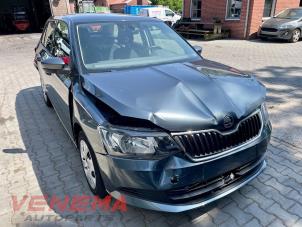 Skoda Fabia III Combi 1.0 TSI 12V Samochód złomowany (2018, Metalik, Szary)