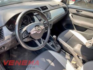 Skoda Fabia III Combi 1.0 TSI 12V Samochód złomowany (2018, Metalik, Szary)