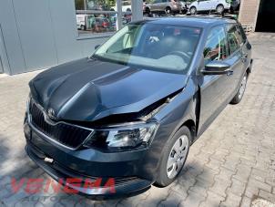 Skoda Fabia III Combi 1.0 TSI 12V Samochód złomowany (2018, Metalik, Szary)