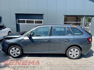 Skoda Fabia III Combi 1.0 TSI 12V Samochód złomowany (2018, Metalik, Szary)