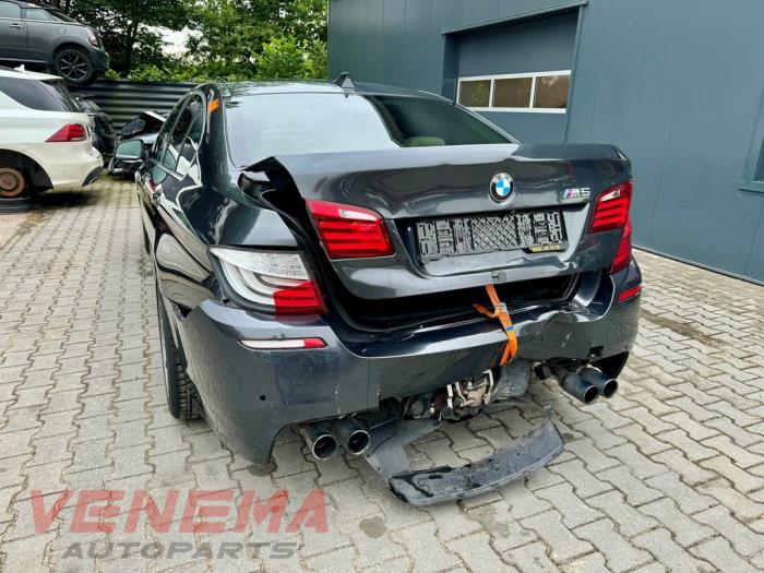 BMW 5 serie 550i V8 32V TwinPower Turbo Vehículo de desguace (2010, Metálico, Gris)