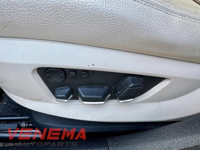 BMW 5 serie 550i V8 32V TwinPower Turbo Vehículo de desguace (2010, Metálico, Gris)