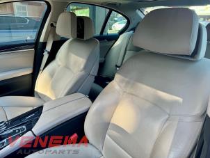 BMW 5 serie 550i V8 32V TwinPower Turbo Vehículo de desguace (2010, Metálico, Gris)