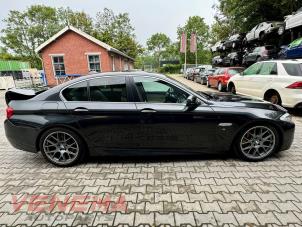 BMW 5 serie 550i V8 32V TwinPower Turbo Vehículo de desguace (2010, Metálico, Gris)