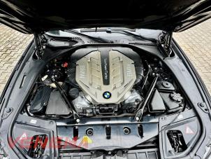 BMW 5 serie 550i V8 32V TwinPower Turbo Vehículo de desguace (2010, Metálico, Gris)