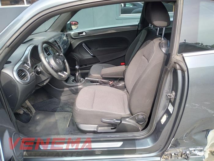 Volkswagen Beetle 1.6 TDI 16V Épave (2012, Métallisé, Gris)
