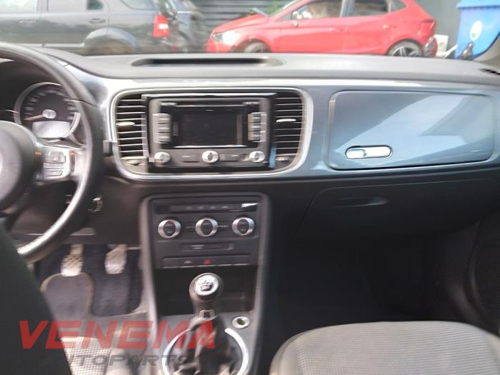 Volkswagen Beetle 1.6 TDI 16V Épave (2012, Métallisé, Gris)