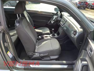 Volkswagen Beetle 1.6 TDI 16V Épave (2012, Métallisé, Gris)
