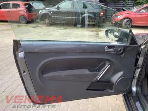 Volkswagen Beetle 1.6 TDI 16V Épave (2012, Métallisé, Gris)