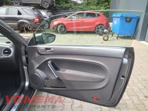 Volkswagen Beetle 1.6 TDI 16V Épave (2012, Métallisé, Gris)