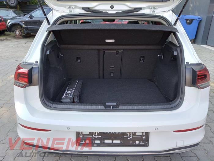 Volkswagen Golf VIII 1.0 eTSI 12V Samochód złomowany (2022, Bialy)