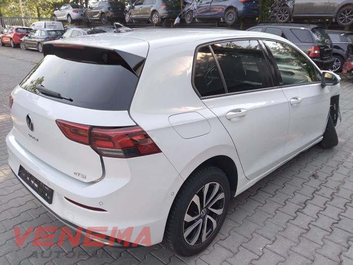 Volkswagen Golf VIII 1.0 eTSI 12V Samochód złomowany (2022, Bialy)