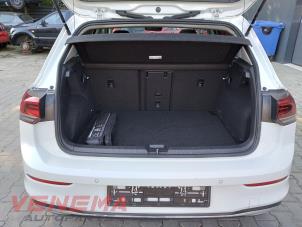 Volkswagen Golf VIII 1.0 eTSI 12V Samochód złomowany (2022, Bialy)