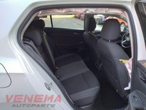 Volkswagen Golf VIII 1.0 eTSI 12V Samochód złomowany (2022, Bialy)