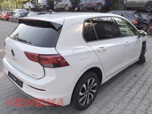 Volkswagen Golf VIII 1.0 eTSI 12V Samochód złomowany (2022, Bialy)