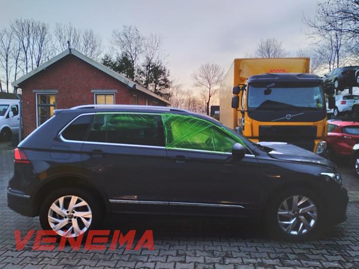 Volkswagen Tiguan 1.5 TSI 16V Evo BlueMotion Technology Skrotfordon (2023, GRIJS)