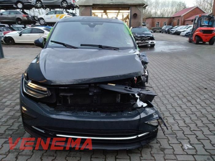 Volkswagen Tiguan 1.5 TSI 16V Evo BlueMotion Technology Skrotfordon (2023, GRIJS)