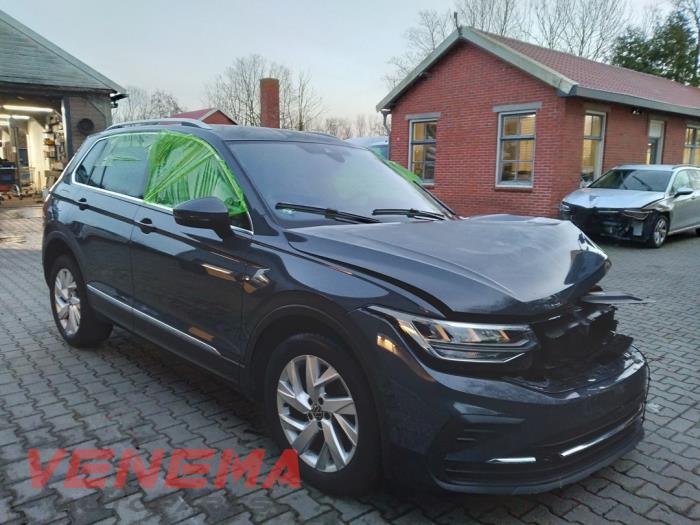 Volkswagen Tiguan 1.5 TSI 16V Evo BlueMotion Technology Skrotfordon (2023, GRIJS)