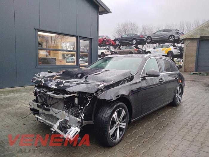 Mercedes C Estate C-300 e 2.0 Turbo Skrotfordon (2024, ZWART)