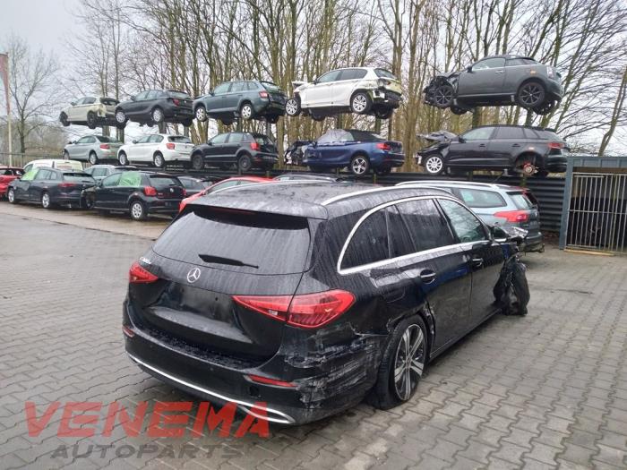 Mercedes C Estate C-300 e 2.0 Turbo Skrotfordon (2024, ZWART)
