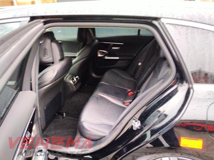Mercedes C Estate C-300 e 2.0 Turbo Skrotfordon (2024, ZWART)