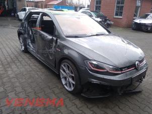 Volkswagen Golf VII 2.0 GTI 16V Performance Package Épave (2017, Foncé, Gris argenté)