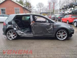 Volkswagen Golf VII 2.0 GTI 16V Performance Package Épave (2017, Foncé, Gris argenté)