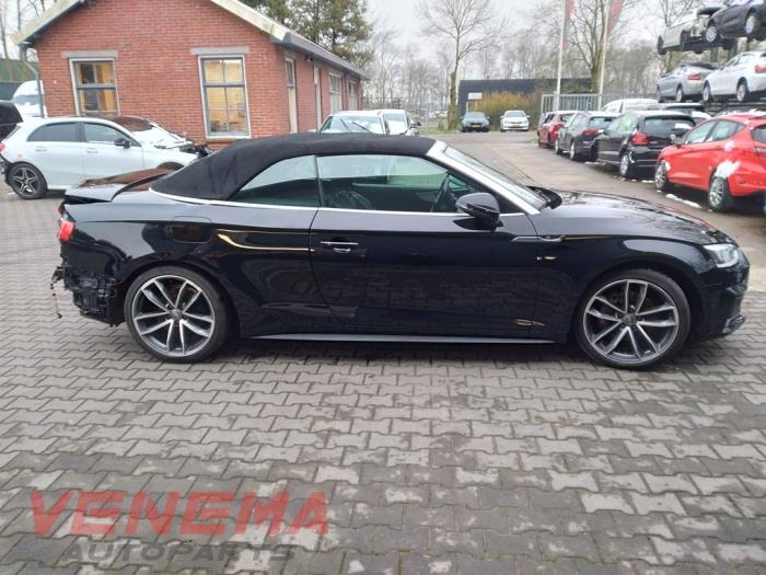 Audi A5 Cabrio 3.0 TDI V6 24V Quattro Samochód złomowany (2017, Czarny)