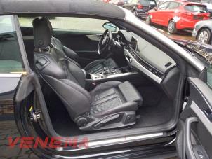 Audi A5 Cabrio 3.0 TDI V6 24V Quattro Samochód złomowany (2017, Czarny)