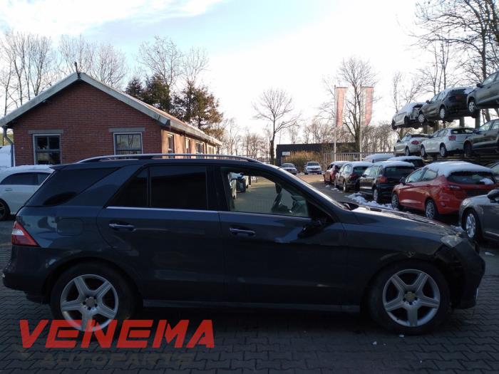 Mercedes ML III 3.0 ML-350 BlueTEC V6 24V 4-Matic Épave (2015, Gris)