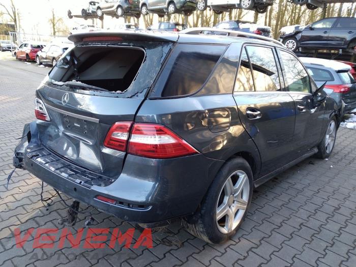 Mercedes ML III 3.0 ML-350 BlueTEC V6 24V 4-Matic Épave (2015, Gris)
