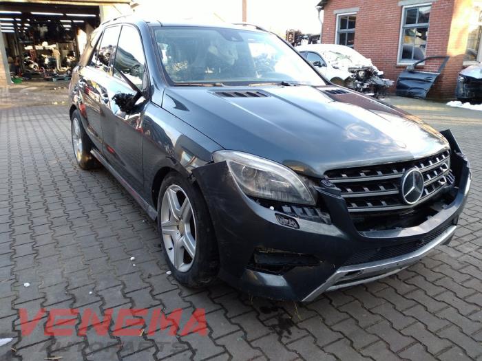 Mercedes ML III 3.0 ML-350 BlueTEC V6 24V 4-Matic Épave (2015, Gris)