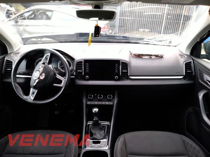 Skoda Karoq 1.0 TSI 12V Samochód złomowany (2020, Szary)