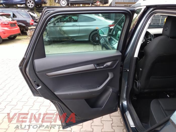 Skoda Karoq 1.0 TSI 12V Samochód złomowany (2020, Szary)