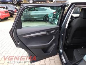 Skoda Karoq 1.0 TSI 12V Samochód złomowany (2020, Szary)