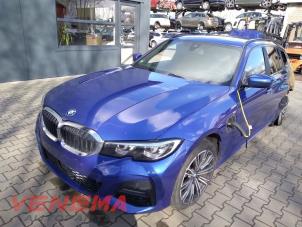 BMW 3 serie Touring 330e xDrive 2.0 TwinPower Turbo 16V Épave (2022, Bleu)