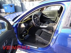 BMW 3 serie Touring 330e xDrive 2.0 TwinPower Turbo 16V Épave (2022, Bleu)