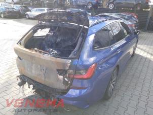 BMW 3 serie Touring 330e xDrive 2.0 TwinPower Turbo 16V Épave (2022, Bleu)