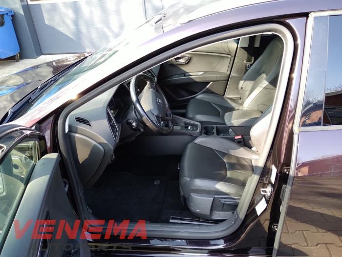 Seat Leon ST 1.6 TDI 16V Samochód złomowany (2018, Metalik, Purpurowy)