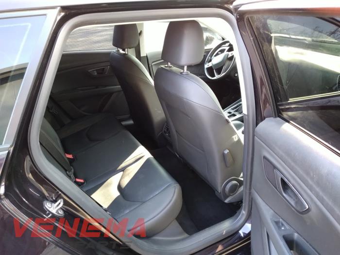 Seat Leon ST 1.6 TDI 16V Samochód złomowany (2018, Metalik, Purpurowy)