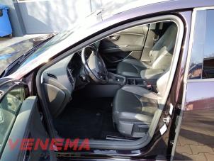 Seat Leon ST 1.6 TDI 16V Samochód złomowany (2018, Metalik, Purpurowy)