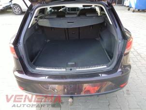 Seat Leon ST 1.6 TDI 16V Samochód złomowany (2018, Metalik, Purpurowy)