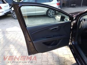 Seat Leon ST 1.6 TDI 16V Samochód złomowany (2018, Metalik, Purpurowy)