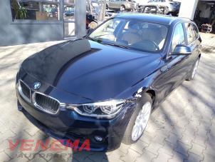 BMW 3 serie Touring 320d 2.0 16V Épave (2016, Métallisé, Bleu)