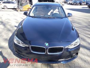 BMW 3 serie Touring 320d 2.0 16V Épave (2016, Métallisé, Bleu)