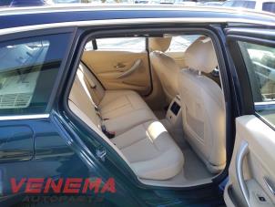BMW 3 serie Touring 320d 2.0 16V Épave (2016, Métallisé, Bleu)